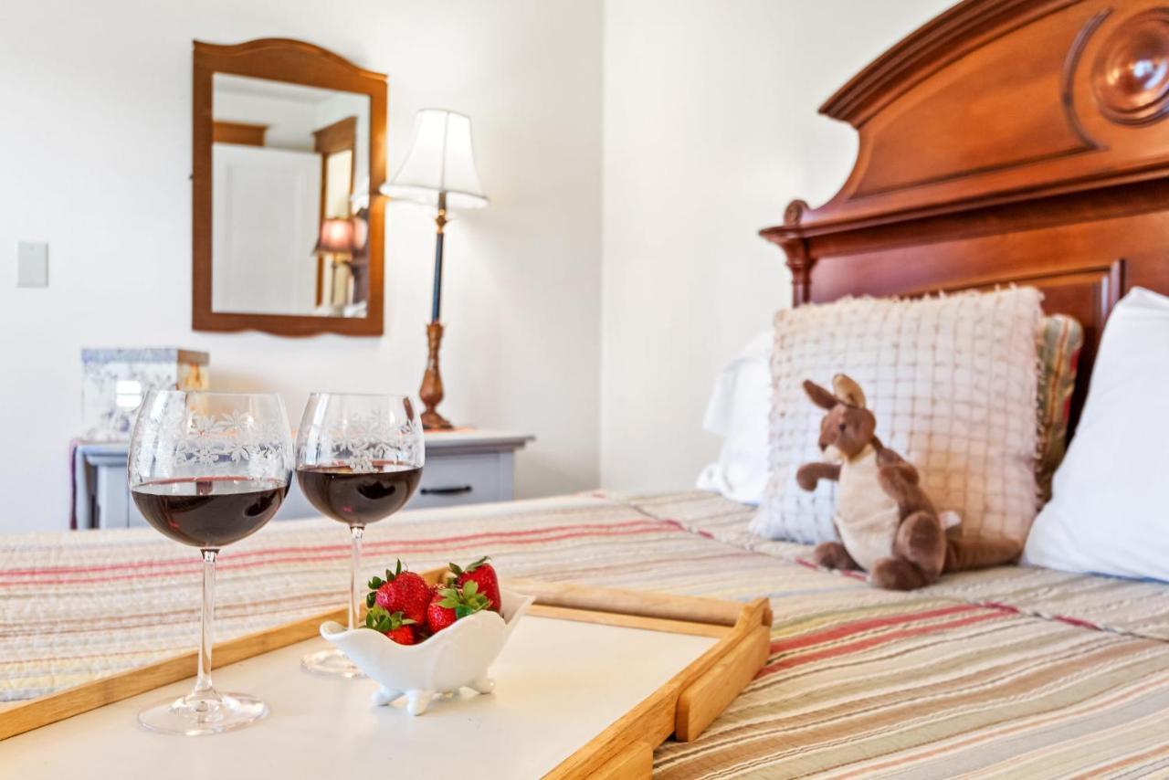 One-Bedroom Queen Suite