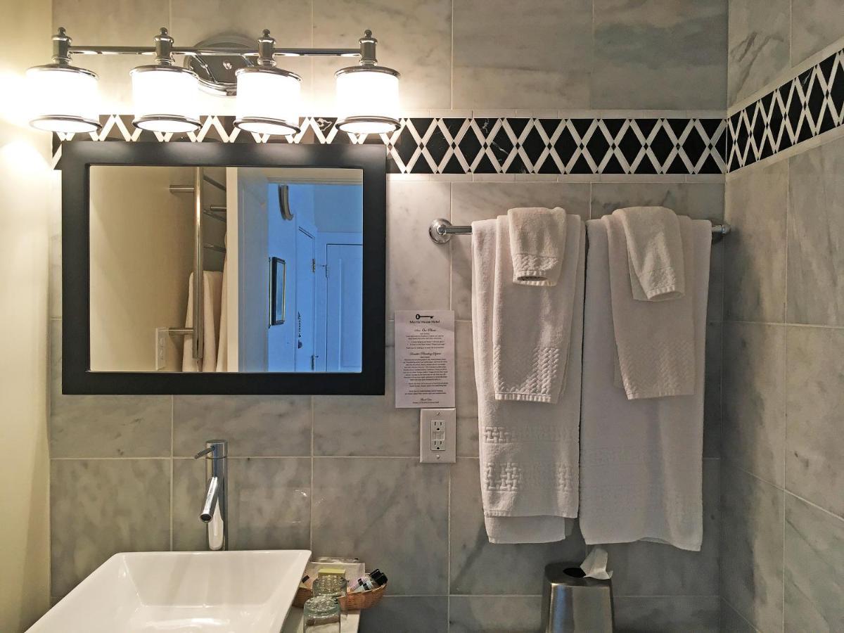 Luxury King Room 501