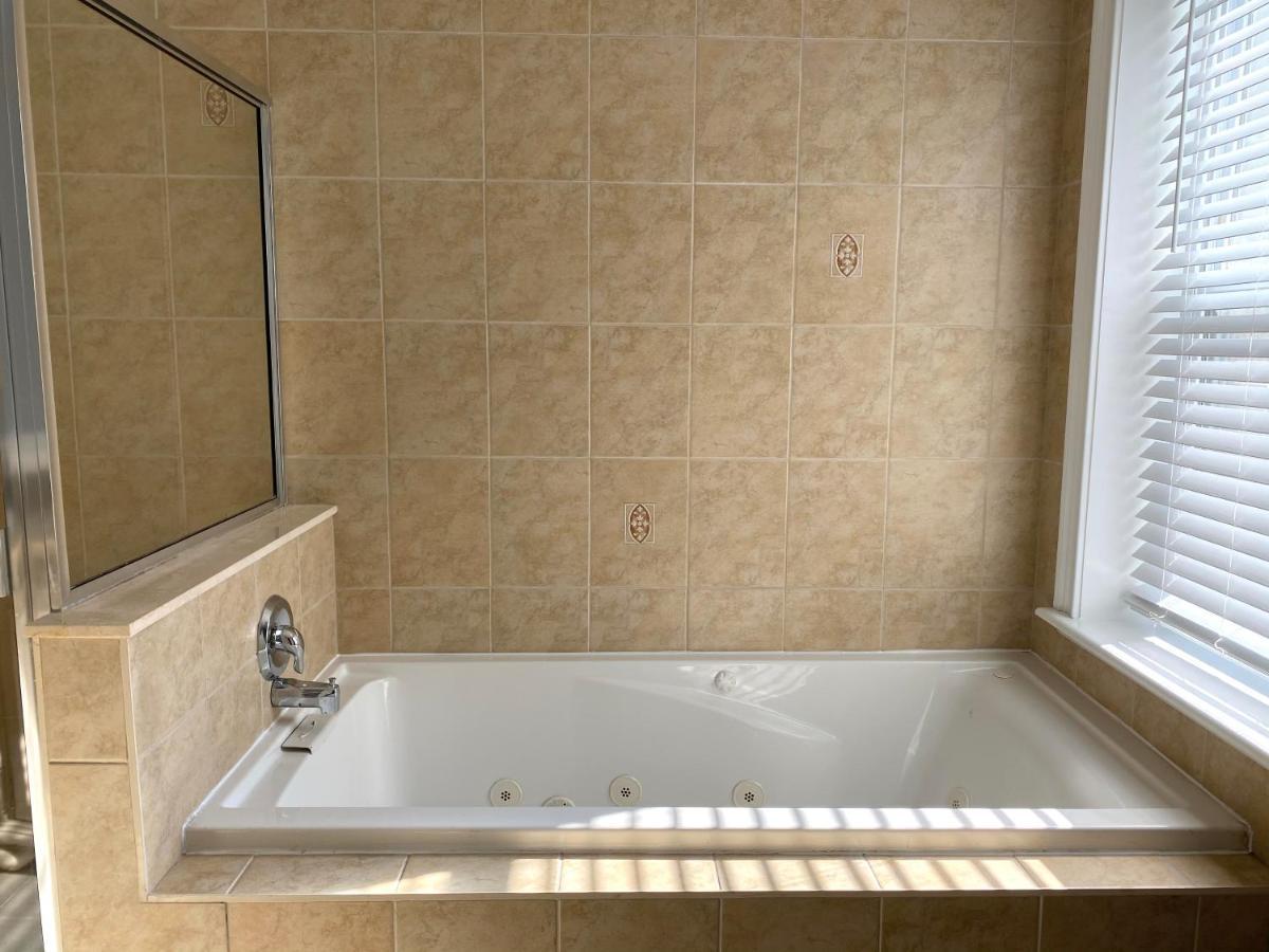Studio Spa Bath