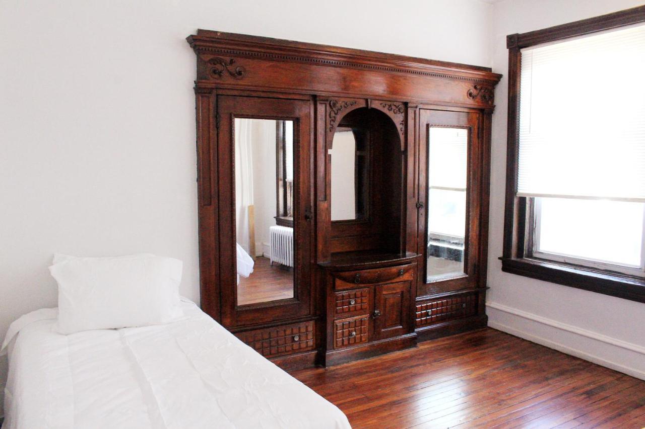 Family Room,1517773273:JPEG