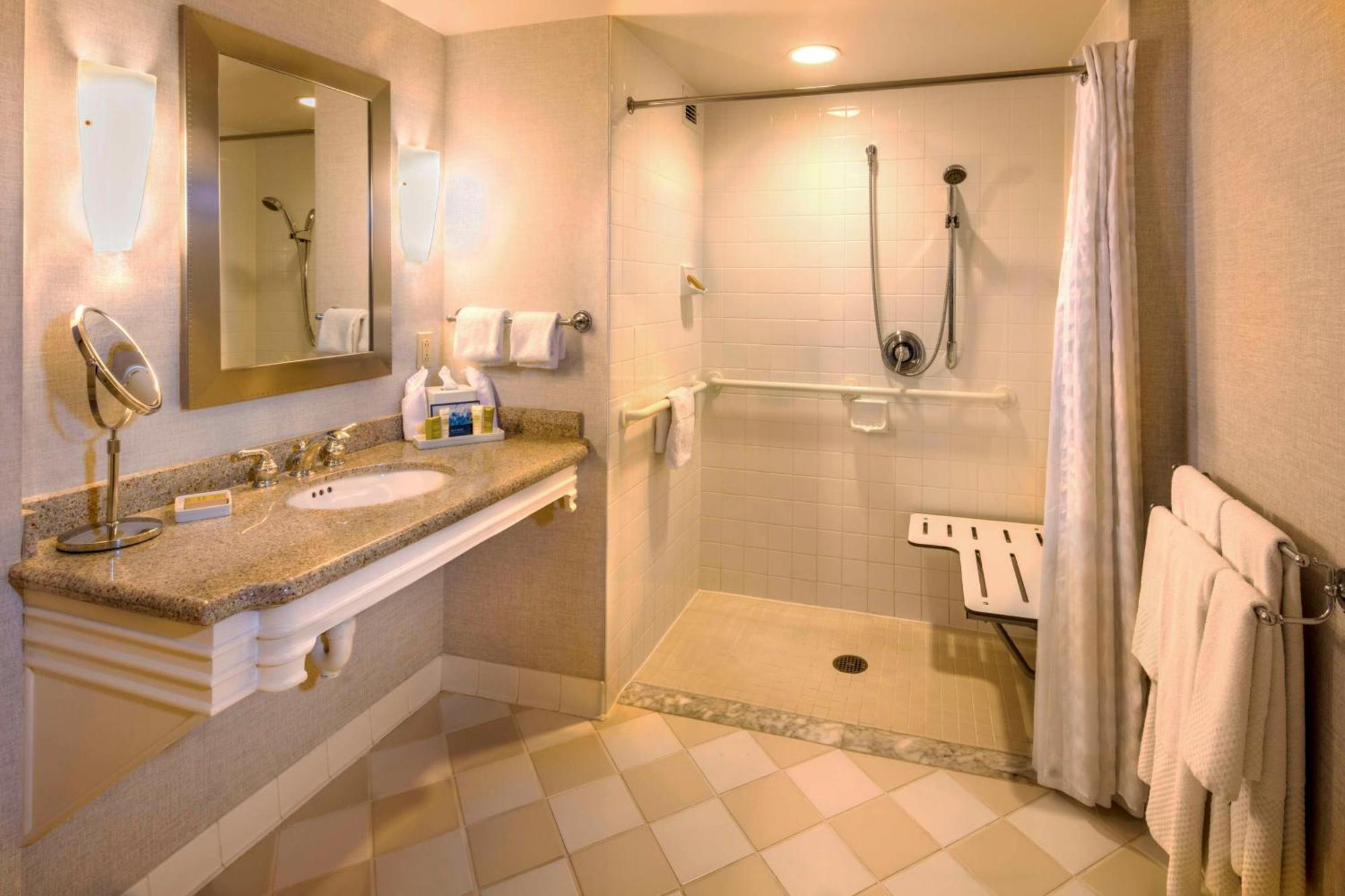 King Room Tub Mobility Hearing Access