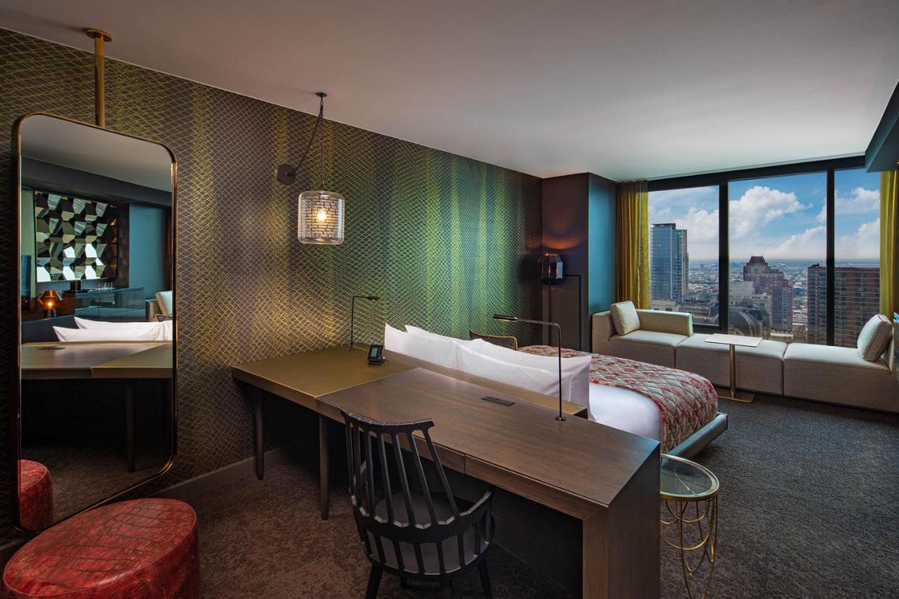 Spectacular Guest room 1 King City view