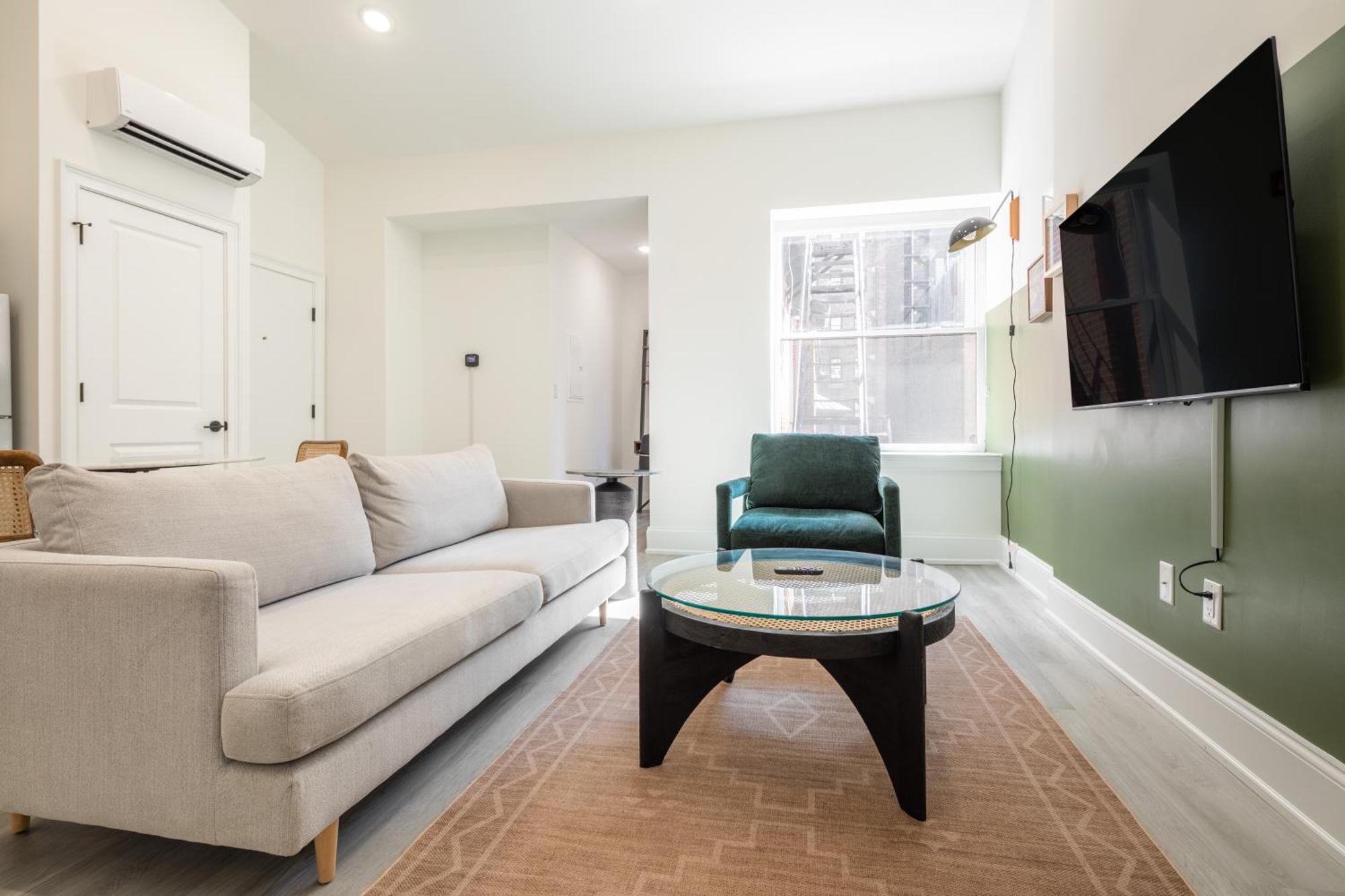 Deluxe Apartment
