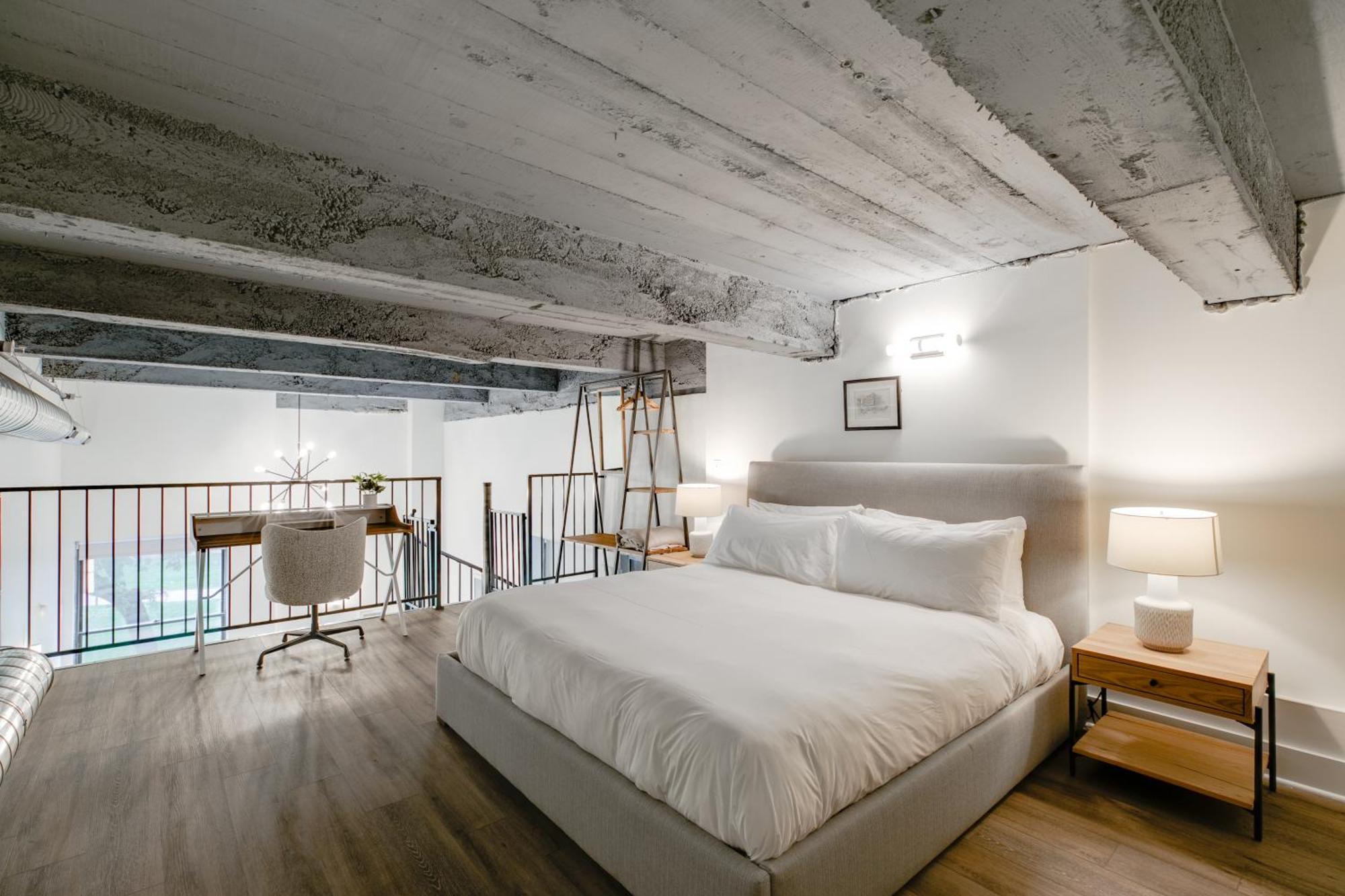 Deluxe Apartment
