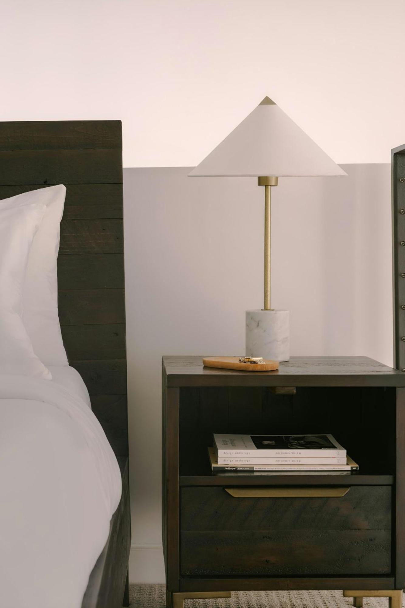 Lofted One-Bedroom Apartment King Bed