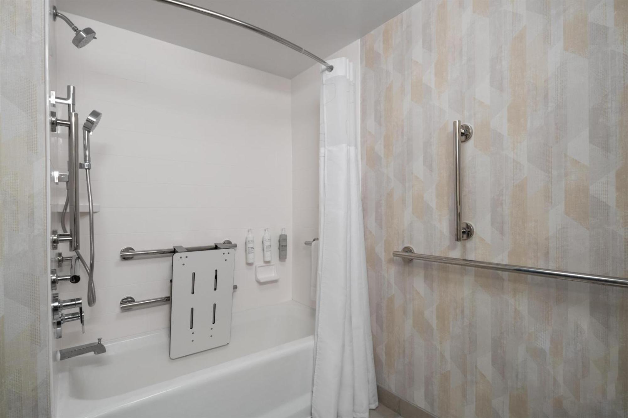 King Room Bath Tub Mobility Hearing Access