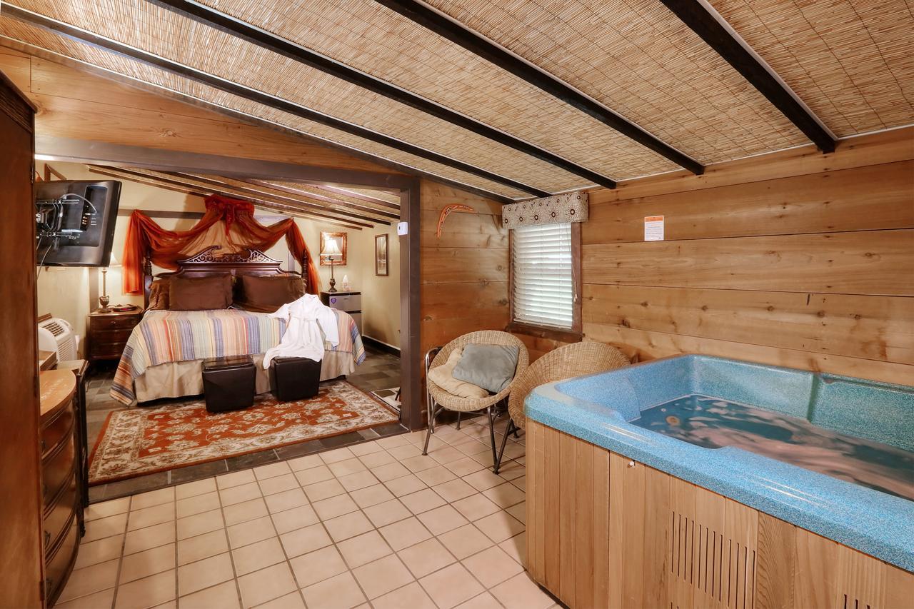 Deluxe King Suite