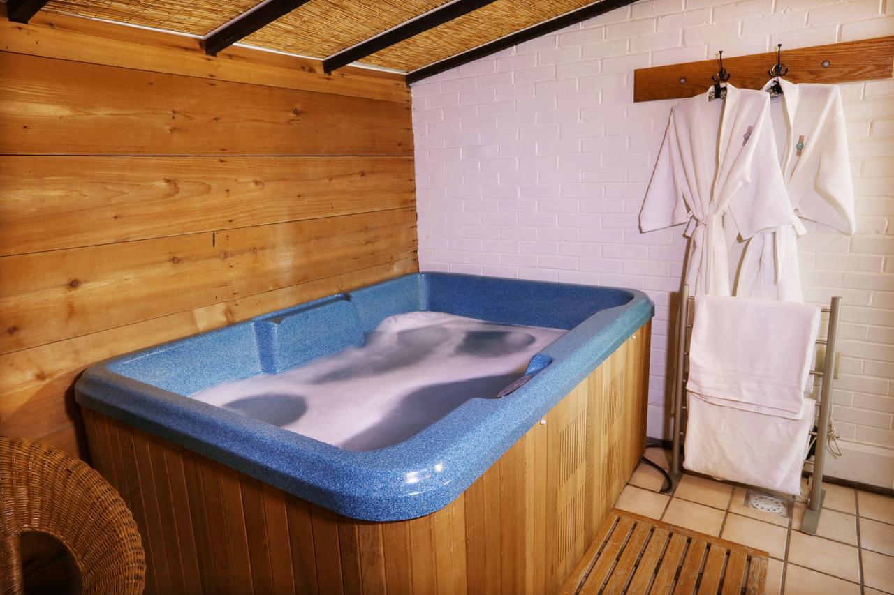 Deluxe King Suite