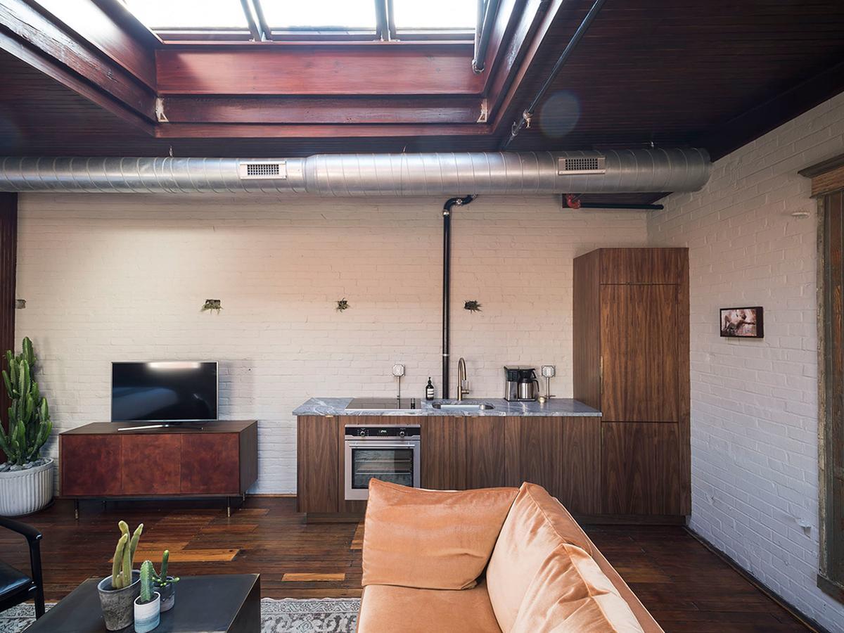 Superior King Apartment Room 4