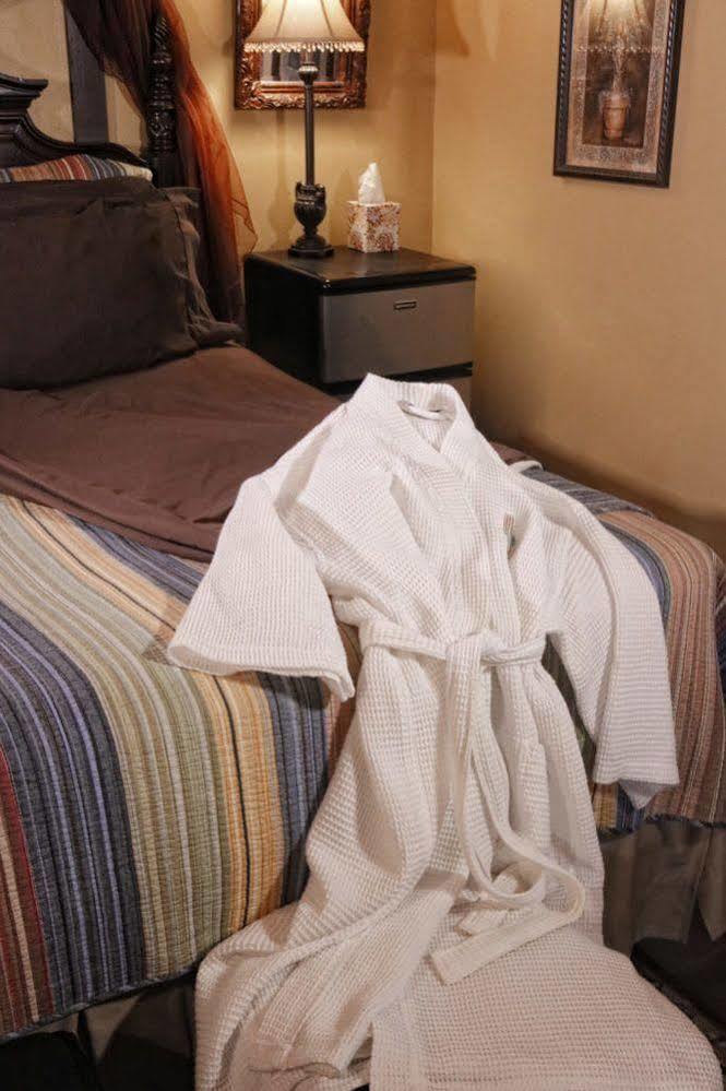 Deluxe King Suite