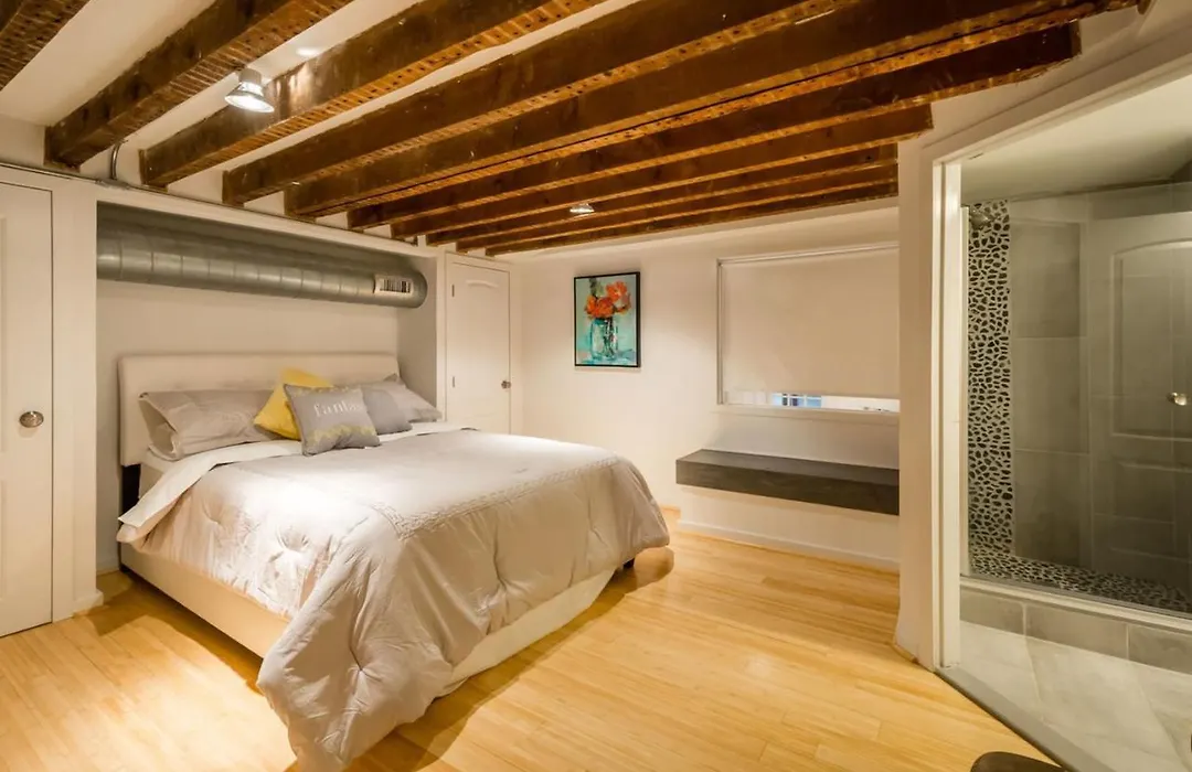 Stylish 2Bd Loft In The Heart Of Old City-1