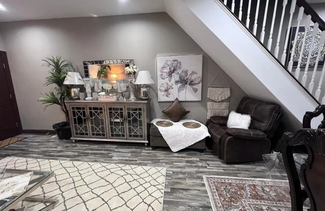 Luxury 4 Bedroom Apartment In Philadelphia-1