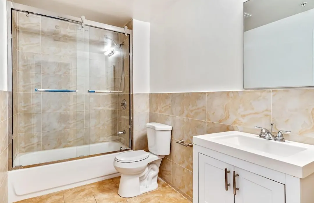 Cozy And Stylish 2Bd Apt With Great Location!-1