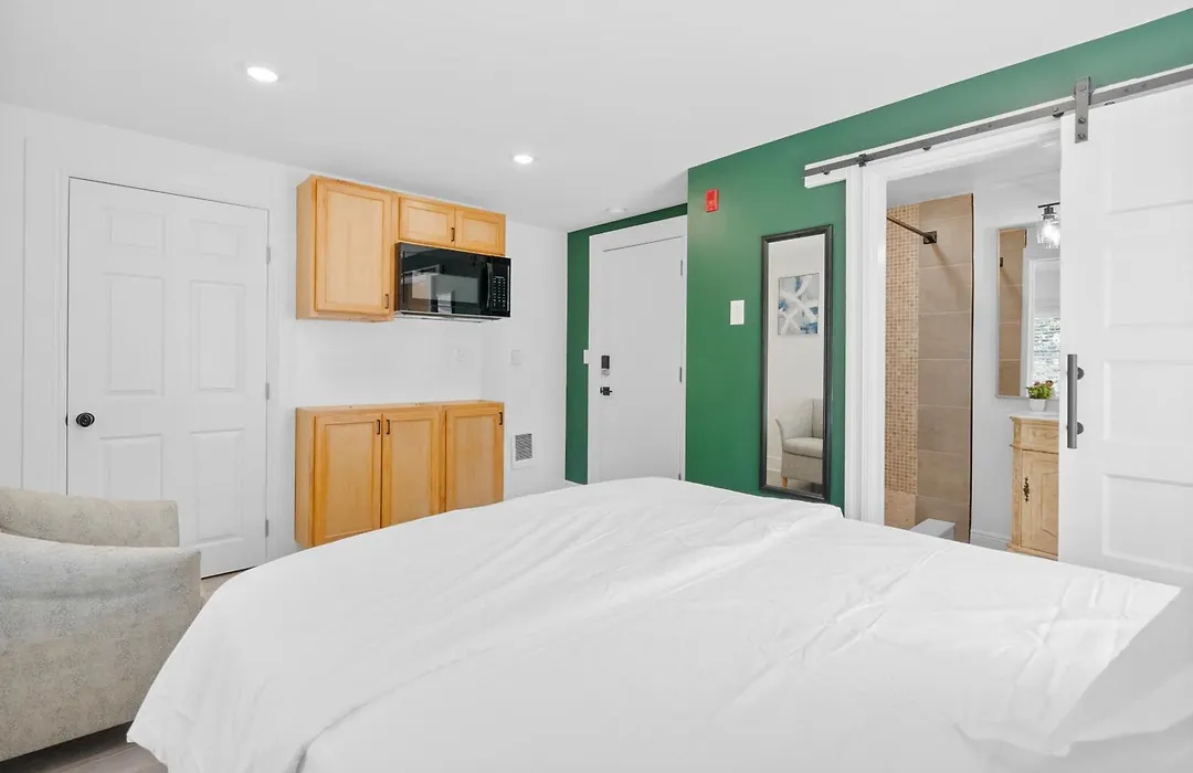 Saint Joes Comfortable And Chic Suites-1
