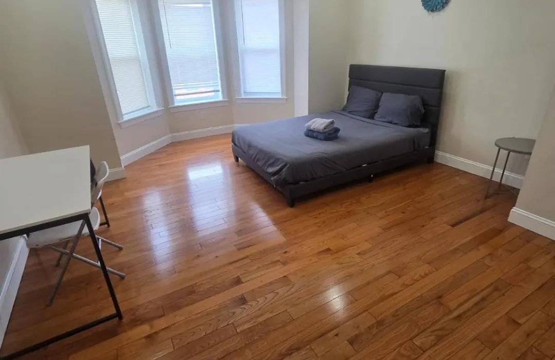 Newly Renovated Guest Rooms Near Transportation-1