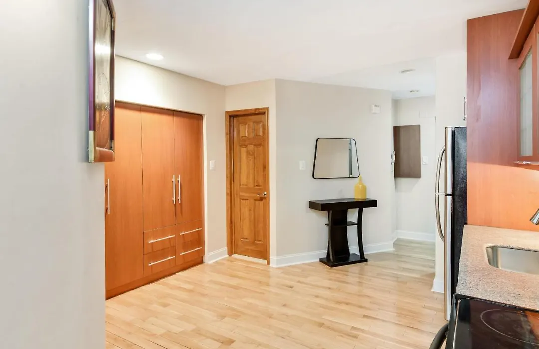 Stylish 1Bd Loft In Center City-1