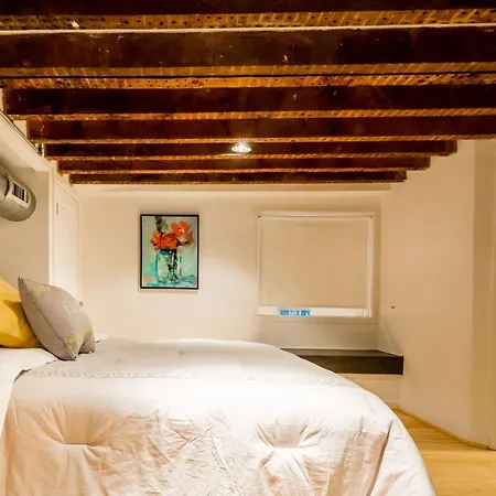 Stylish 2Bd Loft In The Heart Of Old City-3
