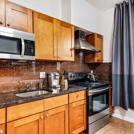 Cozy And Stylish 2Bd Apt With Great Location!-2