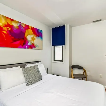 Stylish & Great Location Next To The Convention Center-2