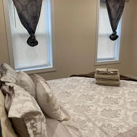 Private Room In South Philly Near Arenas!-3