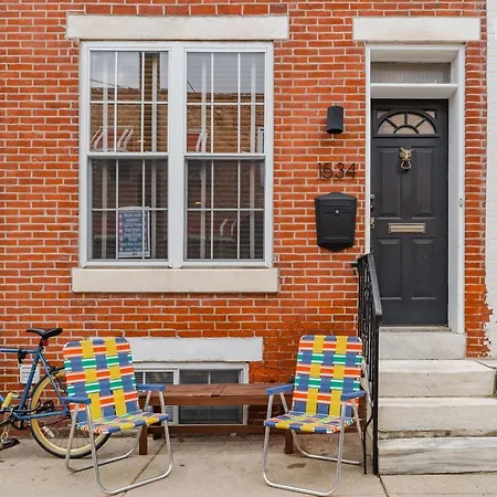 Bedroom In Thoughtfully Decorated East Passyunk Home-3