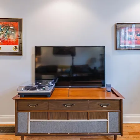 Bedroom In Thoughtfully Decorated East Passyunk Home-2