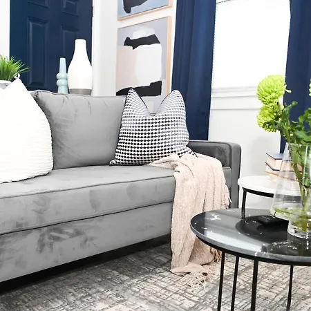 Charming One Bedroom Apartment Close To Temple-2