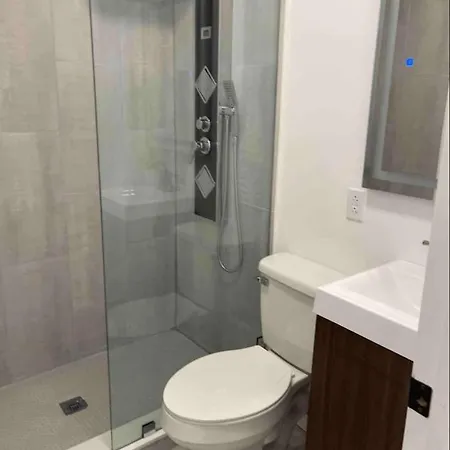 Private Luxe Room A Hidden Gem With Private Bath & Kitchen-2