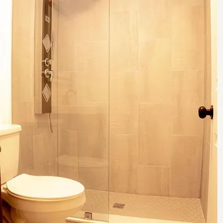 Private Luxe Room A Hidden Gem With Private Bath & Kitchen-3