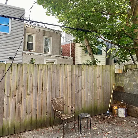 Clover 2900 - Apartment And Rooms With Private Bathroom Near Washington Ave South Philly-2