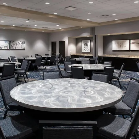 Courtyard By Marriott Philadelphia South At The Navy Yard-3
