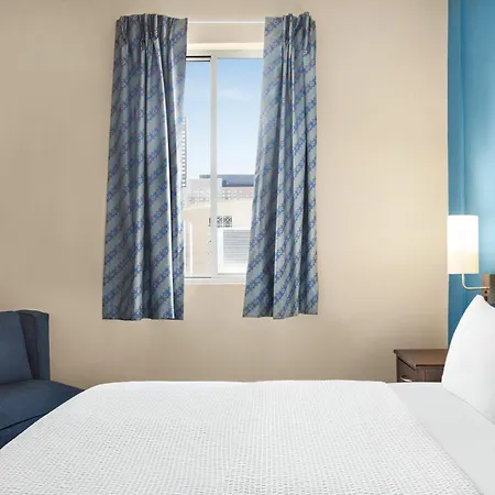 Days Inn By Wyndham Philadelphia Convention Center-3